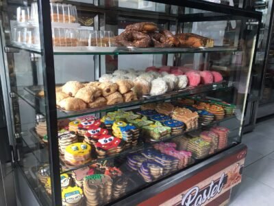 Panadería, Cafetería y Pastelería Pan y pastel