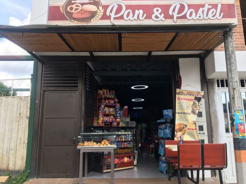 Panadería, Cafetería y Pastelería Pan y pastel
